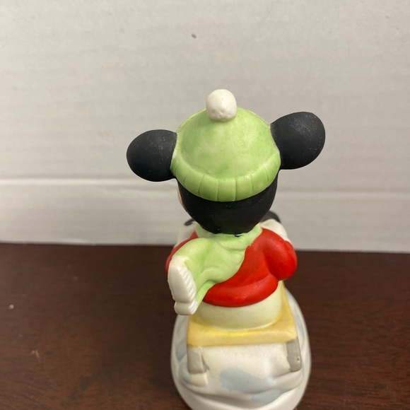 Vintage Walt Disney ceramic Mickey Mouse figure sledding 4” - Picture 3 of 5
